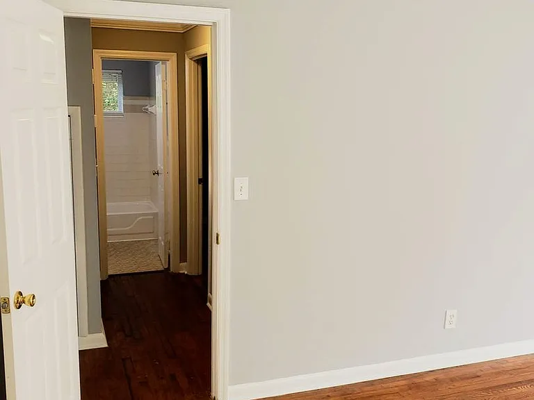 1596 Line Cir — Photo 13