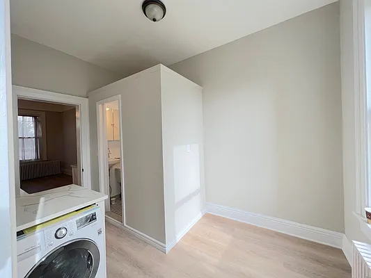 Rented by REALTY QUEST NEW YORK INC | media 8