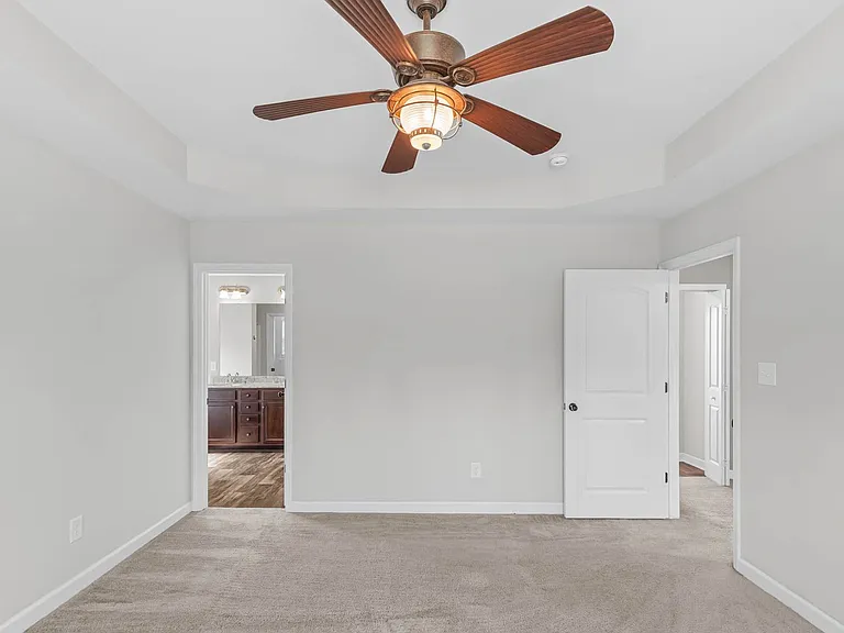 719 Addor Dr — Photo 34
