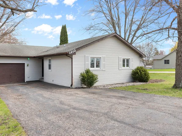 1212 Hilltop Blvd, McHenry, IL 60050