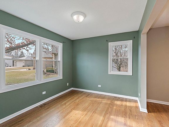 4th image of 1006 Ruth Ct