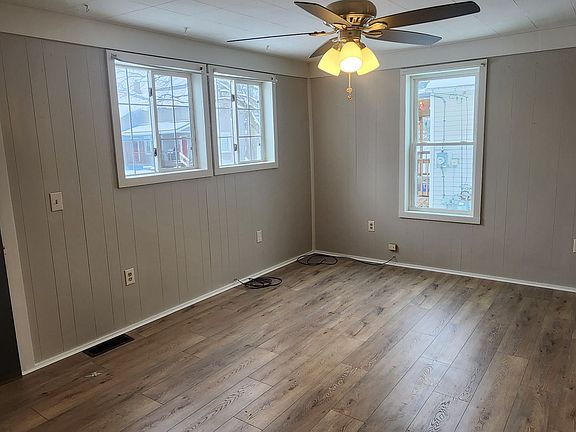 4th image of 1608 1/2 Avenue B #1608