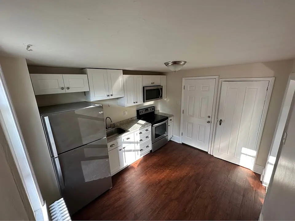 1 bed, 900 sqft, $1,450 — Photo 3
