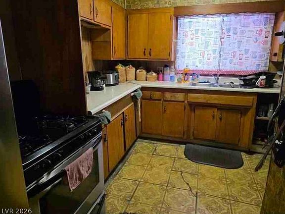 4th image of 2958 Ferndale St