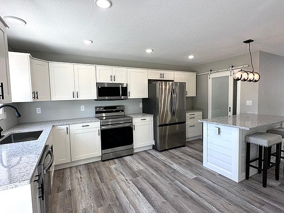 4th image of 501 Maple Ln