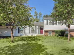 307 Cedarbrook Rd, Naperville, IL 60565