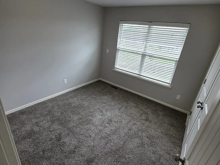 1001 SW Arborfair Dr — Photo 11