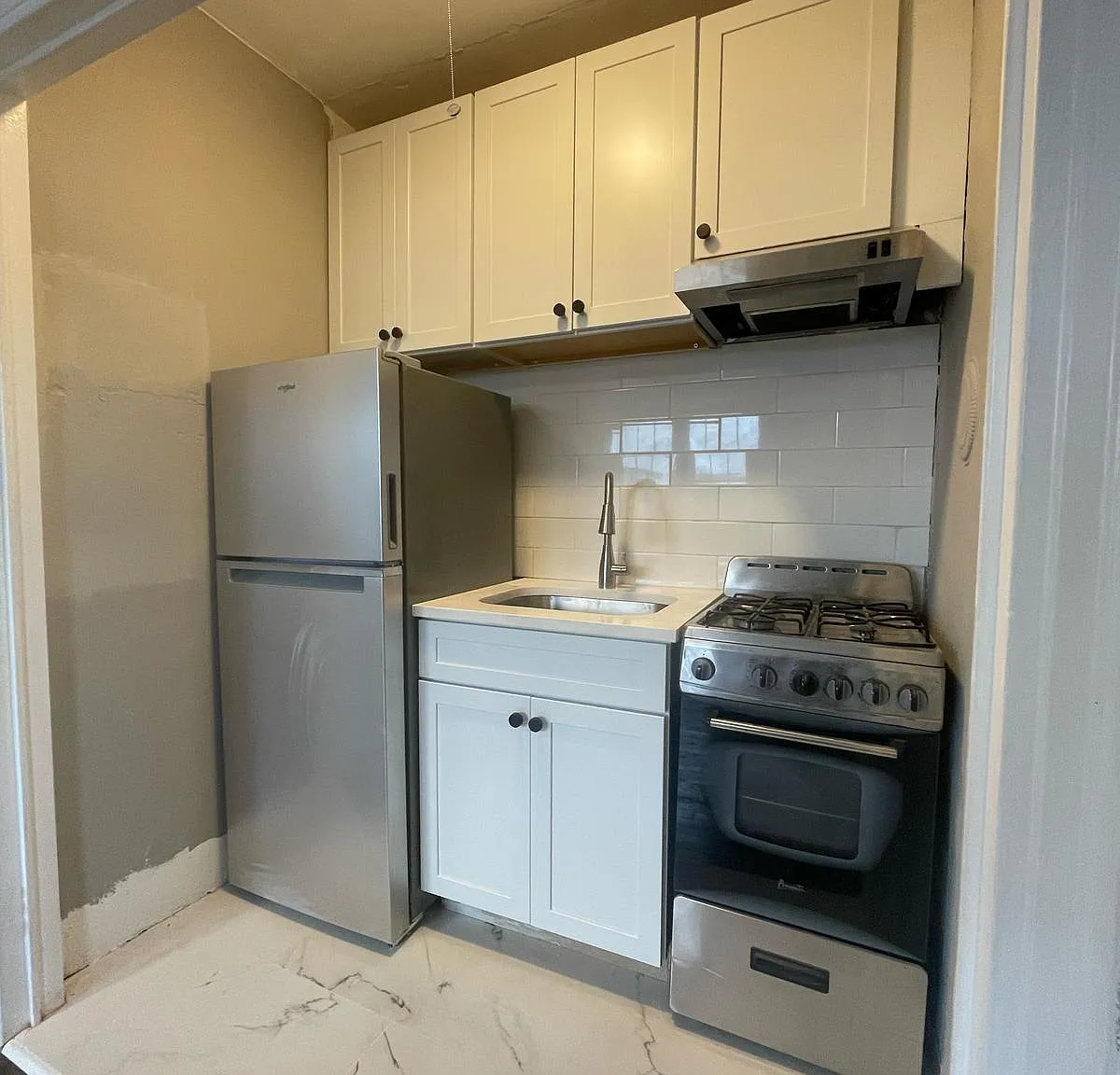 Studio, 1.0 bath, $1,375 — Photo 2