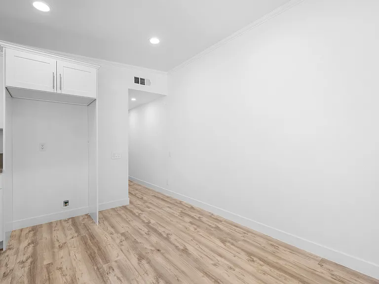 309 Sinclair Ave #309 — Photo 8