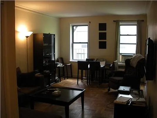 Rented by R New York | media 18