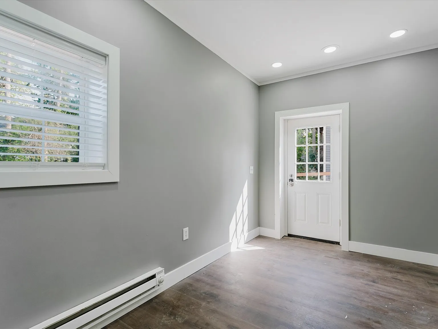 1210 Washtenaw Ave — Photo 3