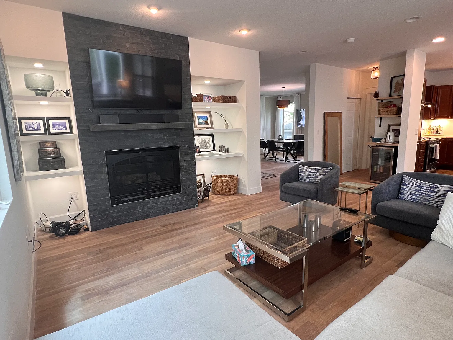 506 E Baseline Rd — Photo 2