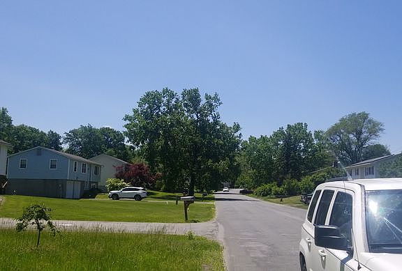 4th image of 15 Patricia Rd