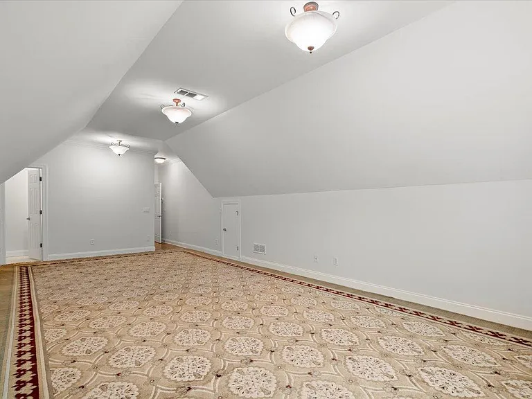 875 Wescott Ln — Photo 49