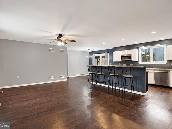 2nd image of 25 Timber Ridge Rd