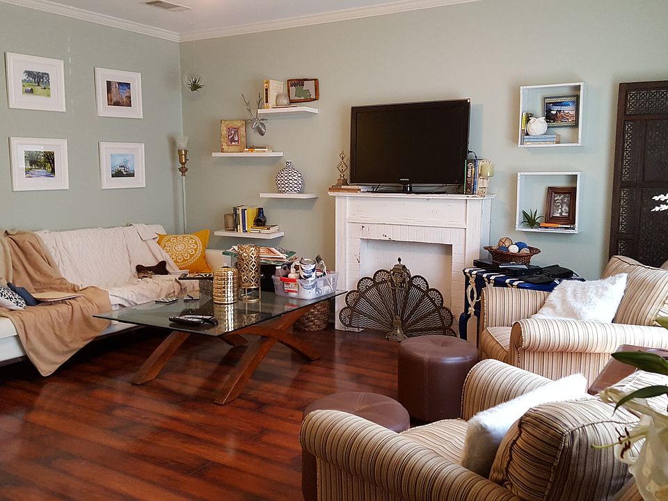 1st image of 4624 Parkoaks Dr APT 21