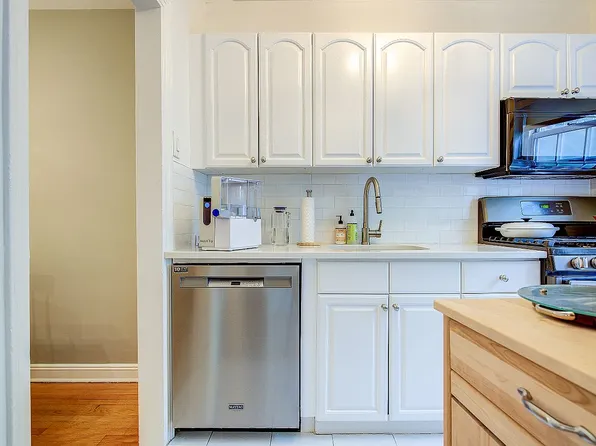 35-24 78th St #A25, Jackson Heights, NY 11372