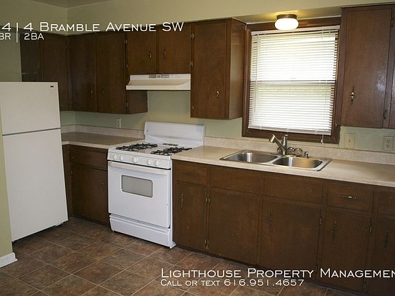 4th image of 3414 Bramble Ave SW