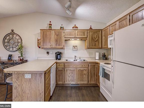 5th image of 23356 Woodbine St NW