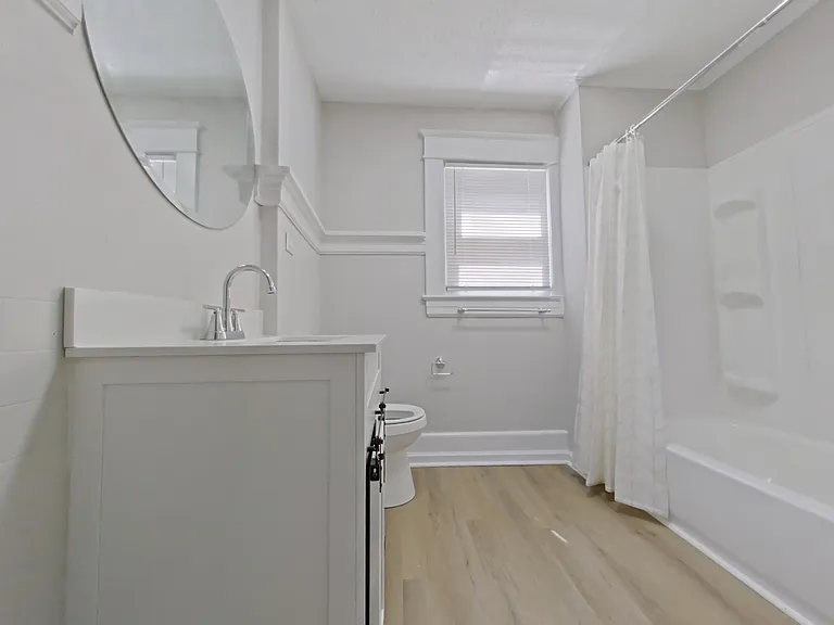 1105 Adams St — Photo 11