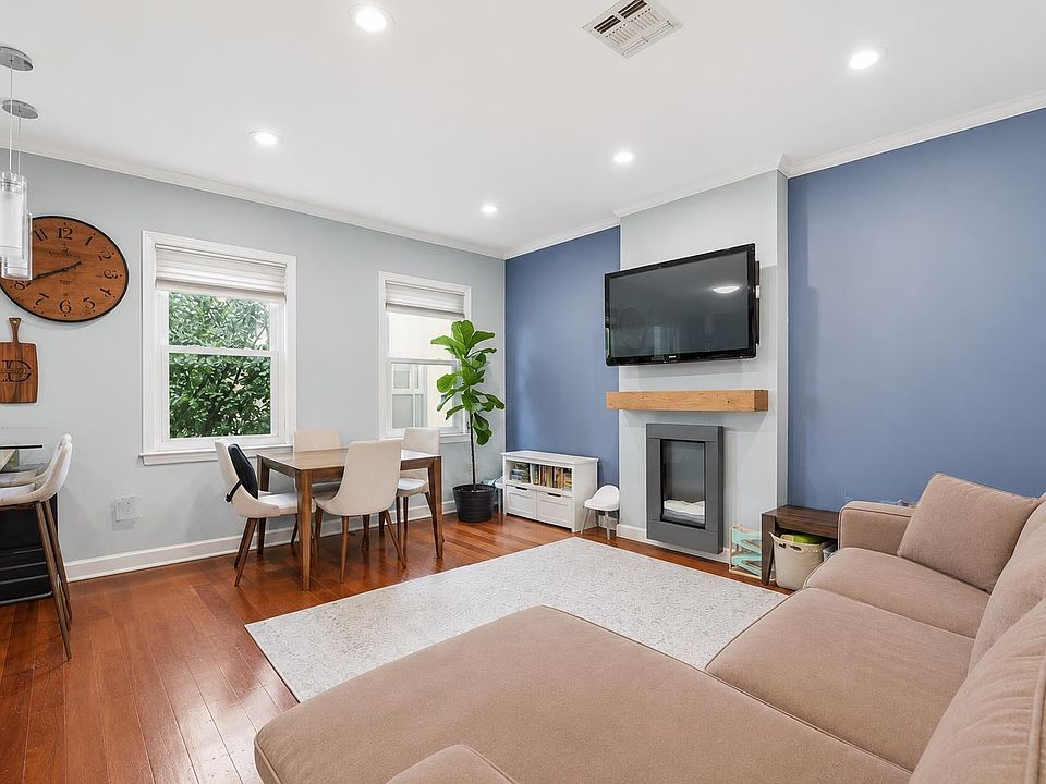 1st image of 620 38th St Ste 104