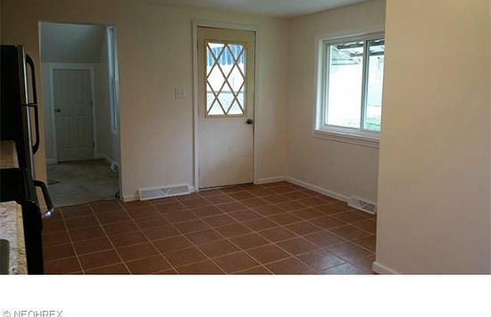 5th image of 130 N Chestnut St