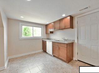 925 S 41st St APT 2, Omaha, NE 68105