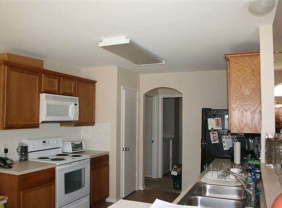 5th image of 1110 Candice Dr