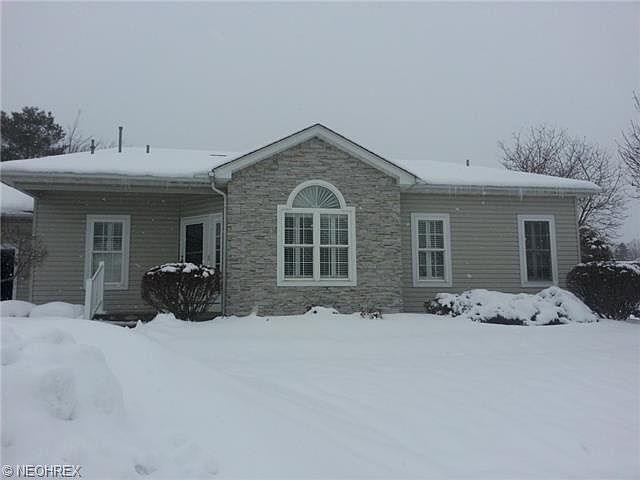 1st image of 6 Turnberry Ln NW