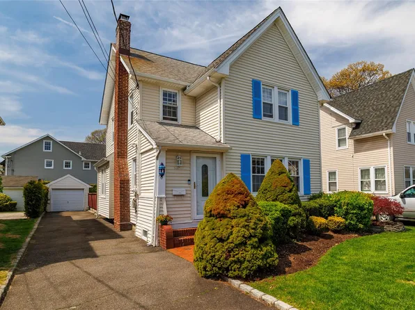 302 N Forest Avenue, Rockville Centre, NY 11570