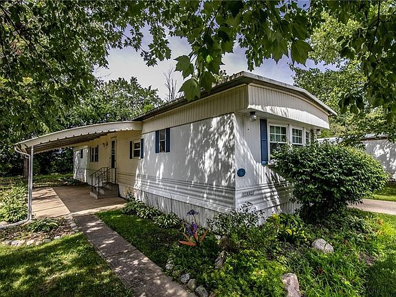 3rd image of 17 Parade St #17