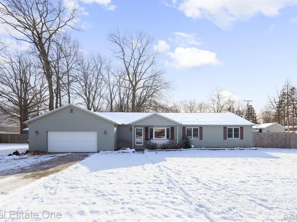 22155 Maplelawn Ave, Taylor, MI 48180