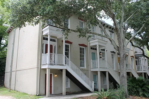 209 W Hall St #A Photo 1