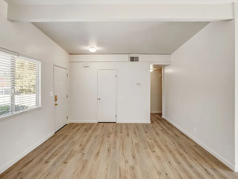 406 Scripps Dr — Photo 7