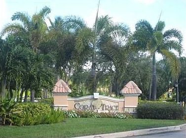 2nd image of 305 W Coral Trace Cir