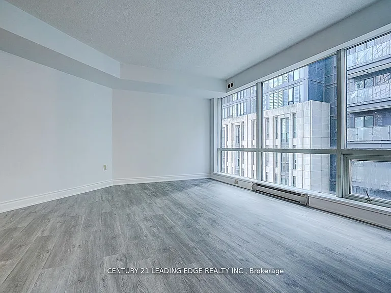 1001 Bay St #514 — Photo 21