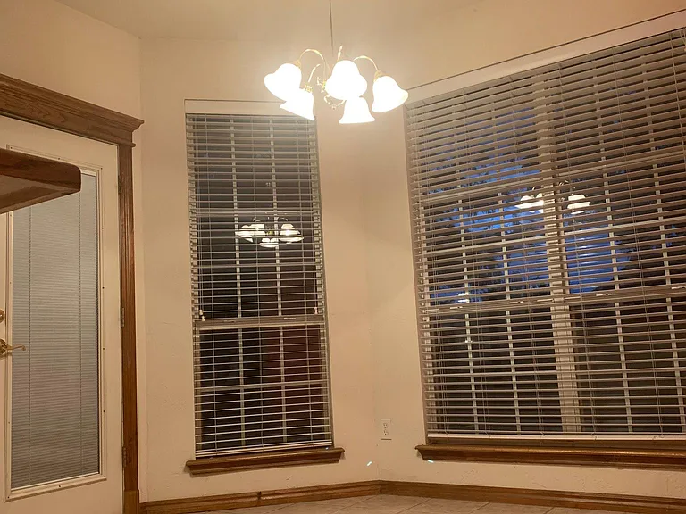 16009 Heather Ct — Photo 15