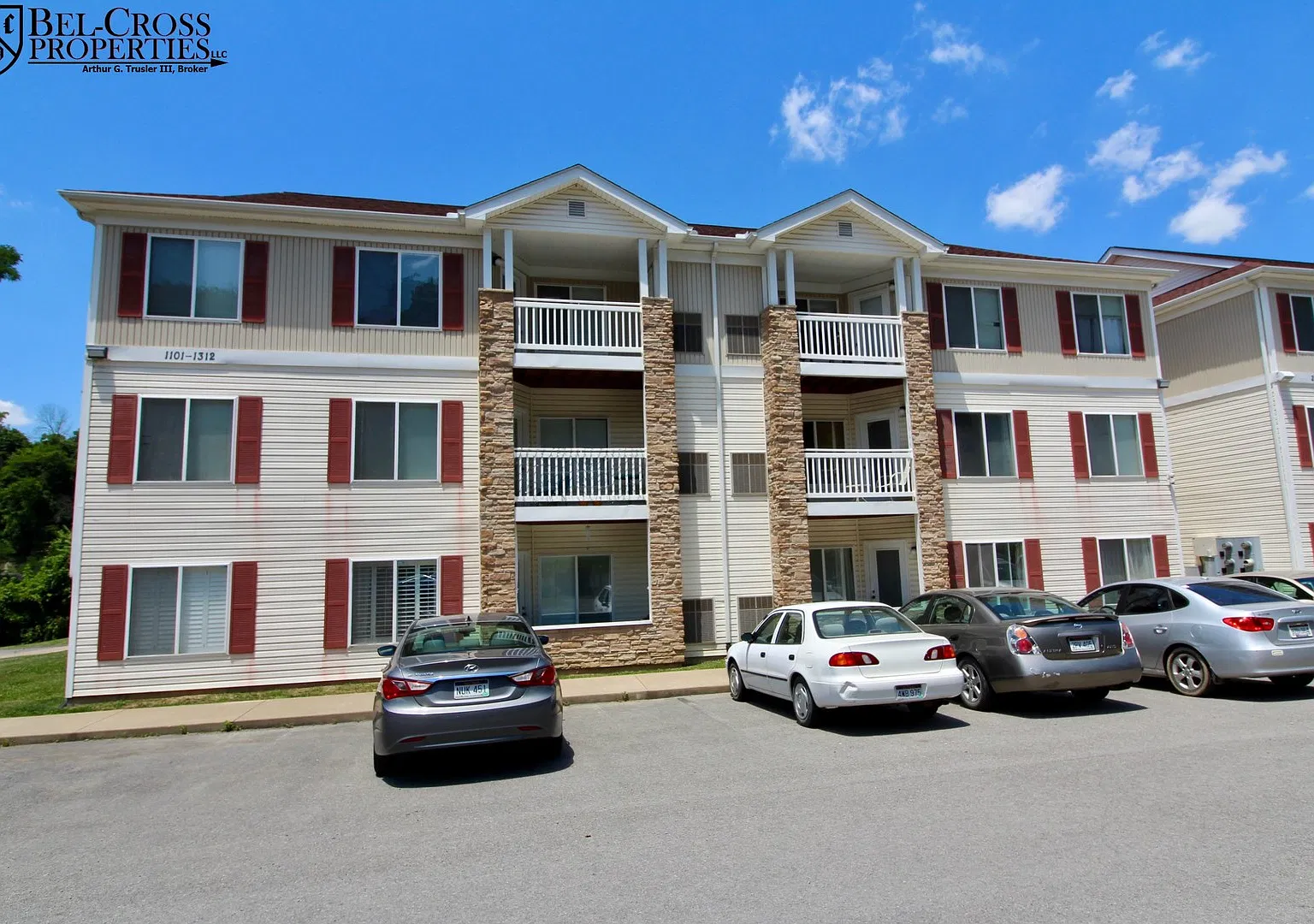 4 bed/4 bath - A/C, W/D, Walk-in closets, pool - Available 6/2/2027 — Photo 1