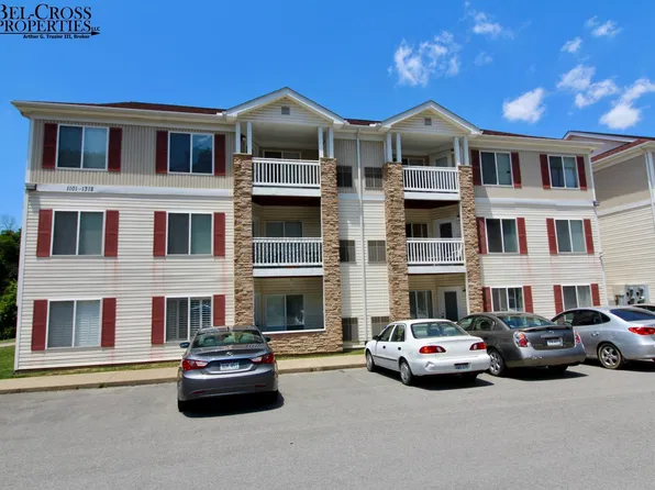 1206 University Commons Dr, Morgantown, WV 26505