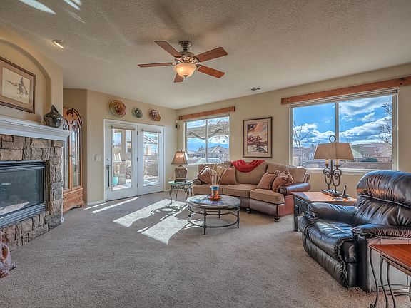 3rd image of 860 Mountain Phlox Way