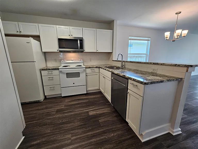 16721 Hamilton Point Cir — Photo 6