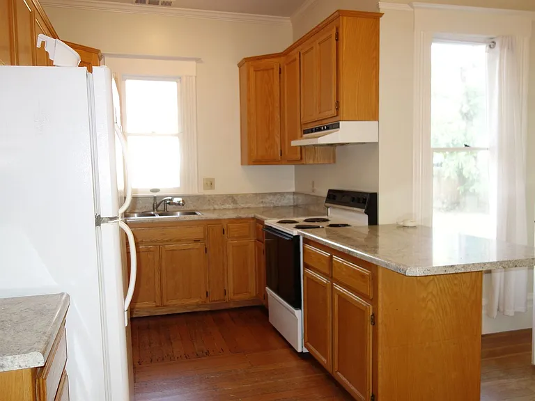311 Main St — Photo 8