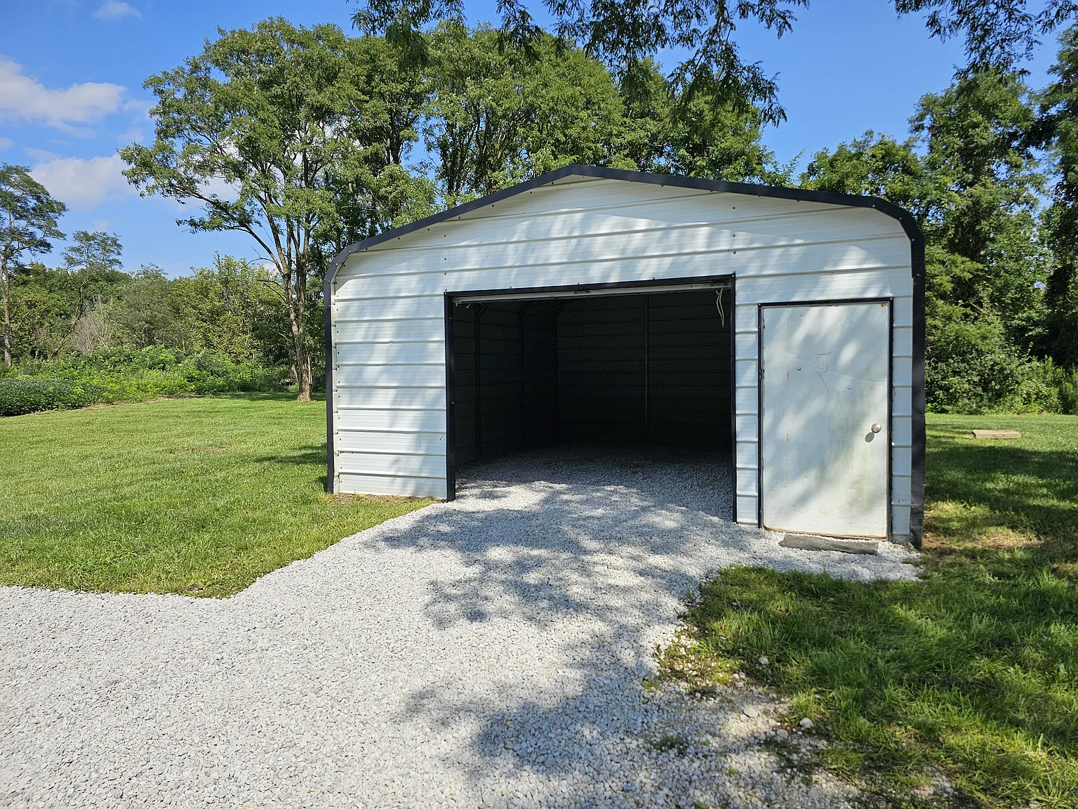 3 bed, 1080 sqft, $1,400 — Photo 2
