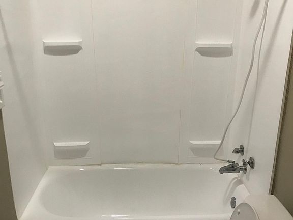 5th image of 535 Eagle St APT 2