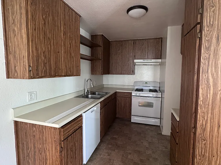 5729 Hazeltine Ave #2 — Photo 7