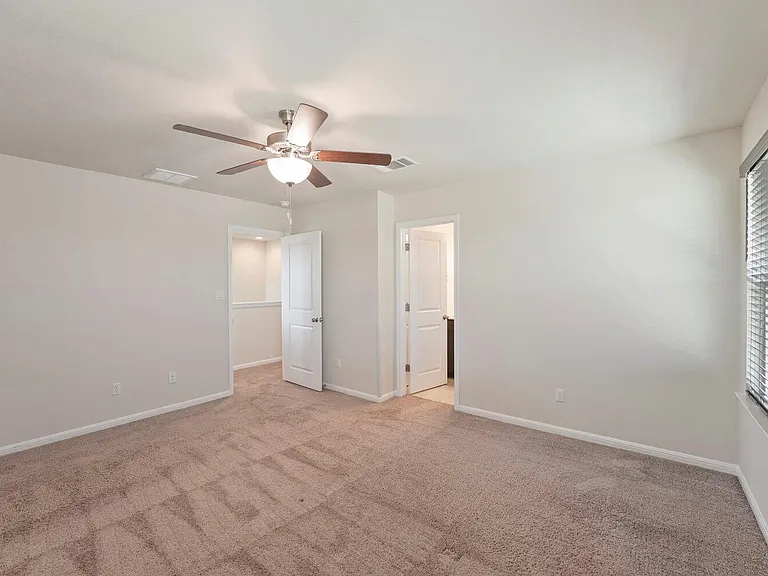 202 Driftwood Ln — Photo 15