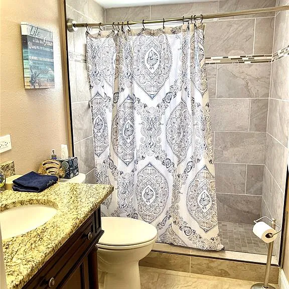 4650 Cove Cir #402 — Photo 33