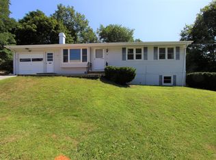 10 Martin Dr, Lewiston, ME 04240