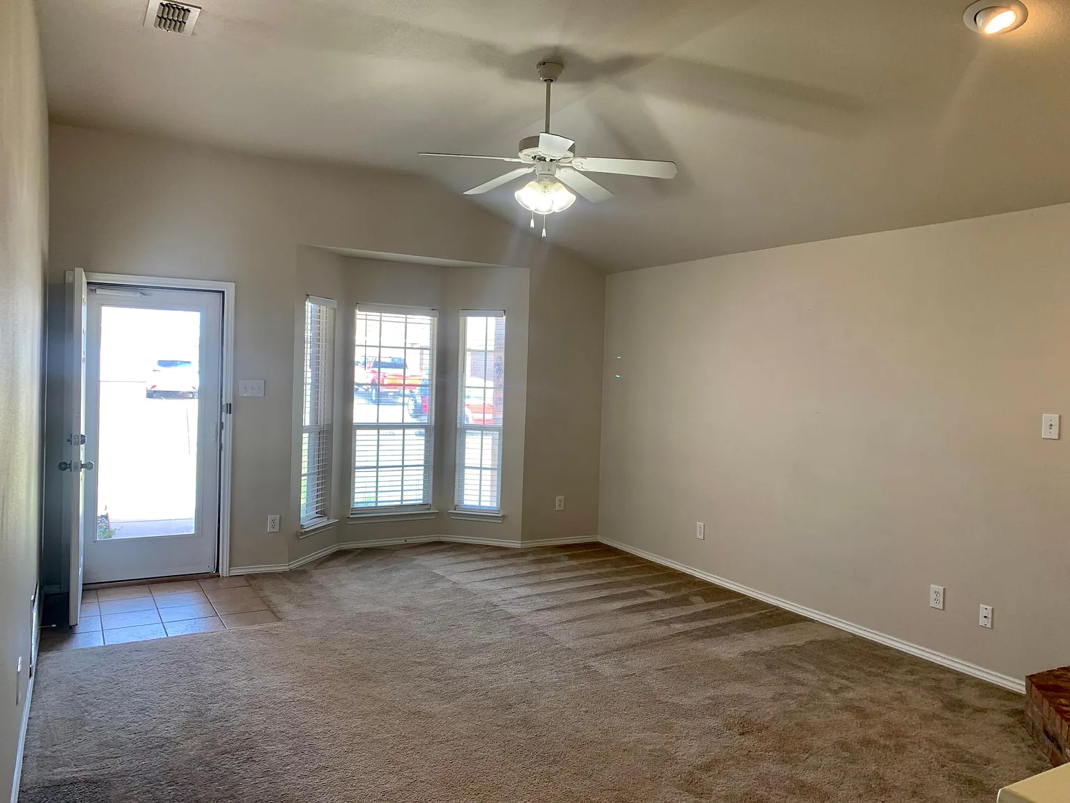 3 bed, 1547 sqft, $1,600 — Photo 3