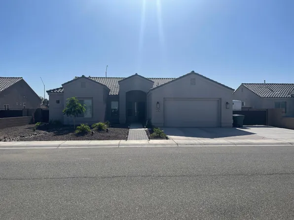 3745 S Falcon Dr, Yuma, AZ 85365